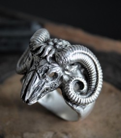 Bague Crâne de Bouc