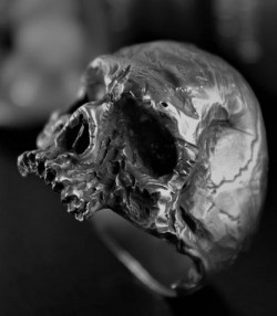 Bague "Skull" n° XIII